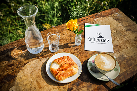 Gleis 21 Kaffeesatz Grätzeltreff Cafe Backwaren Brot